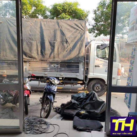 Hỗ Trợ Khách Hàng Phủ Bạt